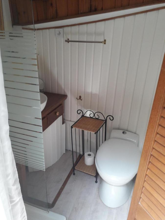 Bed and Breakfast Peniche Caroline Capestang Exterior foto